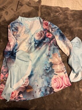 Floral V-Neck Long Sleeve Top - Light Blue & Pink